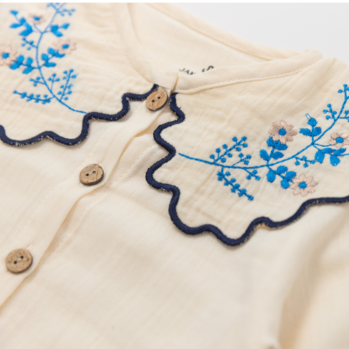 Embroidered Bluse